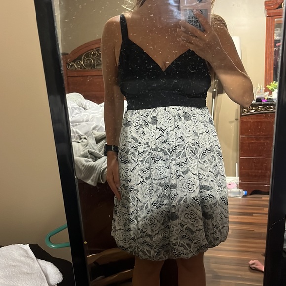 Dress - Picture 2 of 5